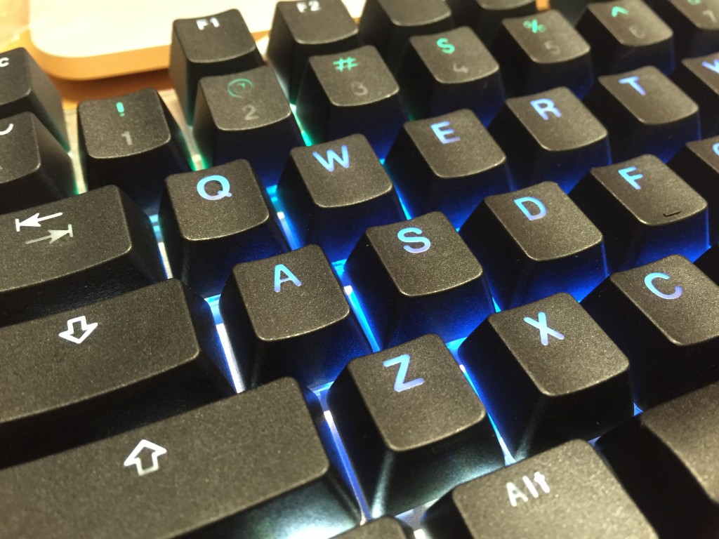 A keyboard with swappable switches – off on a tangent